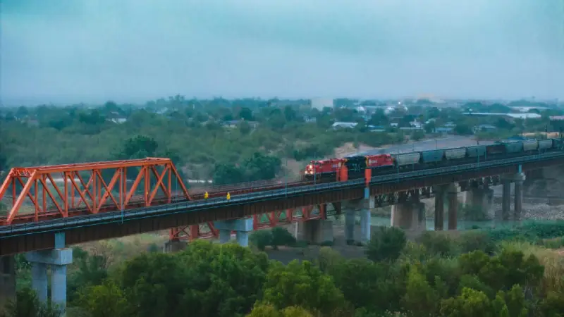 Nuevo puente ferroviario internacional impulsará al comercio entre México y Estados Unidos